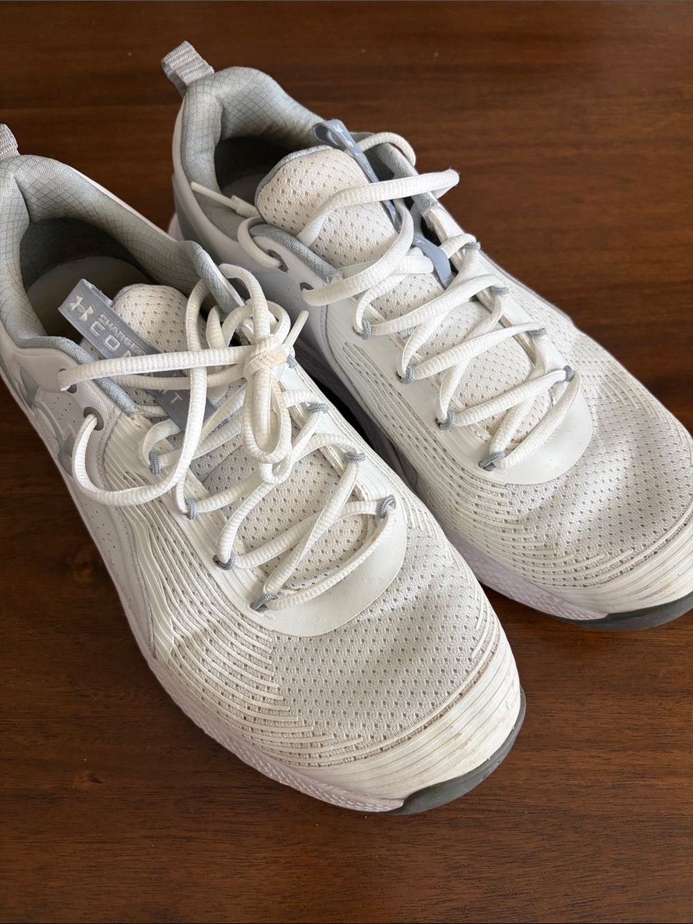 Under Armour Men’s charged commit White and Gray Athletic Sneakers size 11.5